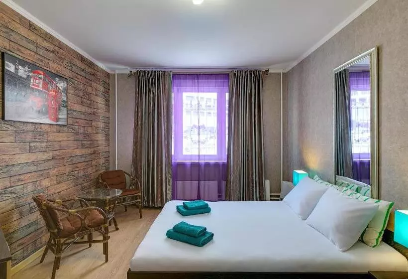 هتل Mini  Tri Iyeroglifa