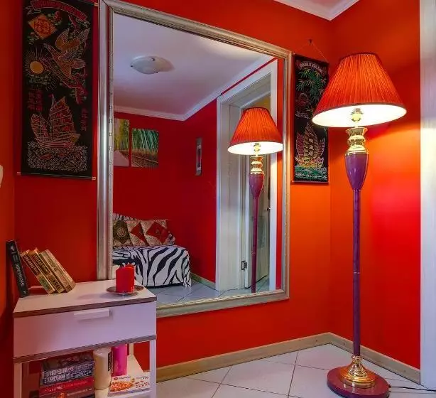 هتل Mini  Tri Iyeroglifa