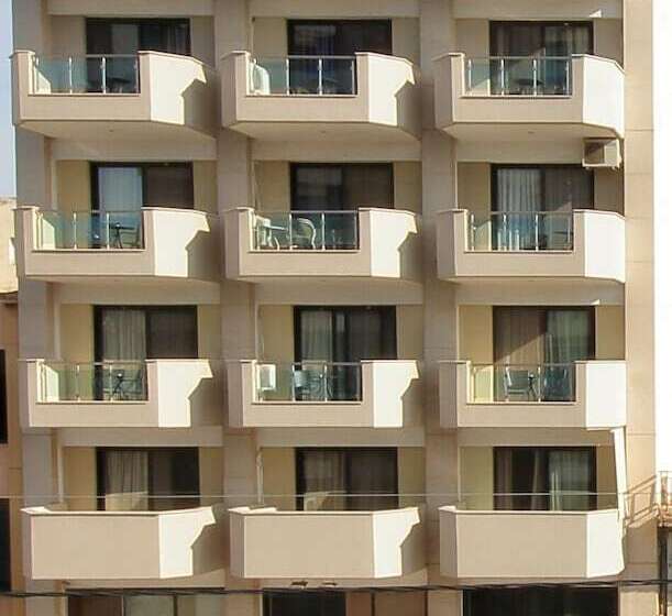 ペンション Limani Comfort Rooms