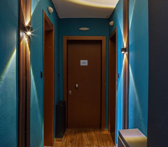 ペンション Limani Comfort Rooms