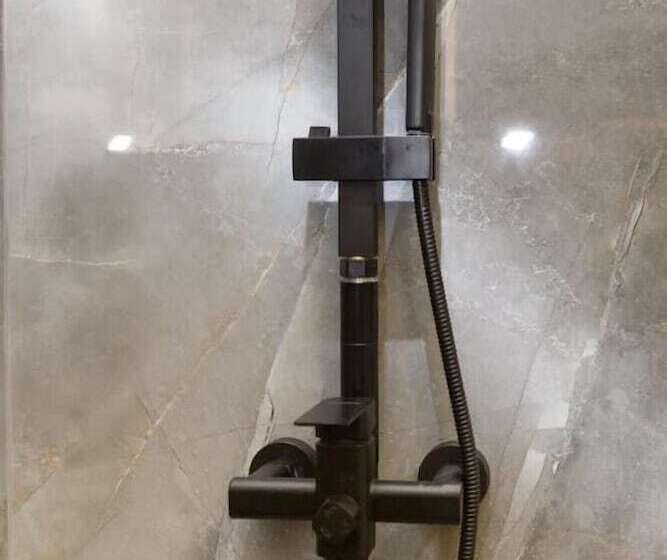 ペンション Limani Comfort Rooms