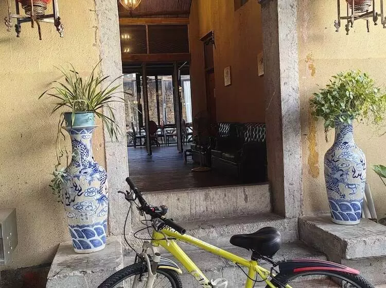 Majatalo 张家界天门山伴田居民宿