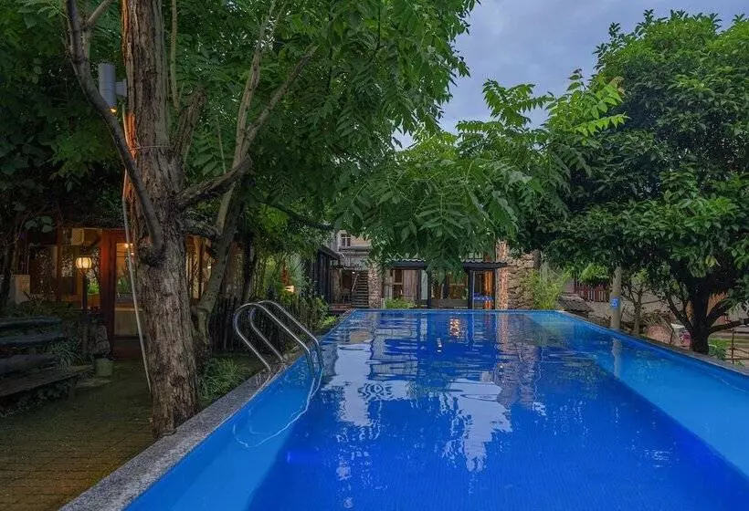 Majatalo 张家界天门山伴田居民宿