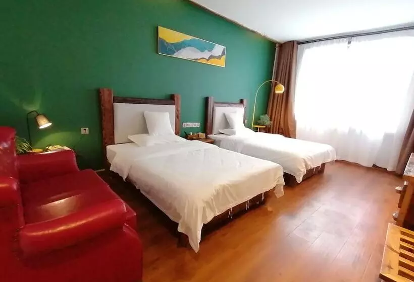 Majatalo 张家界天门山伴田居民宿