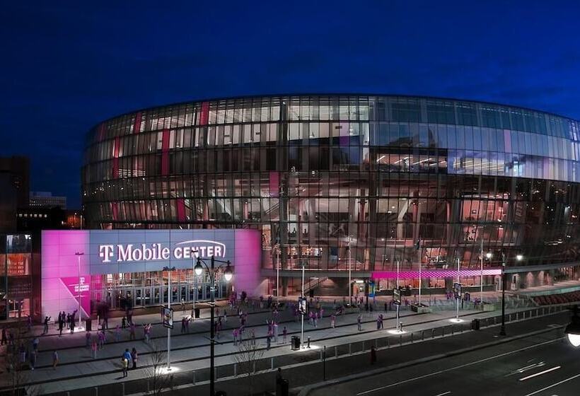 Quality Inn & Suites Kansas City Downtown