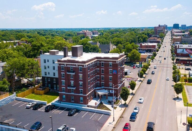 Quality Inn & Suites Kansas City Downtown