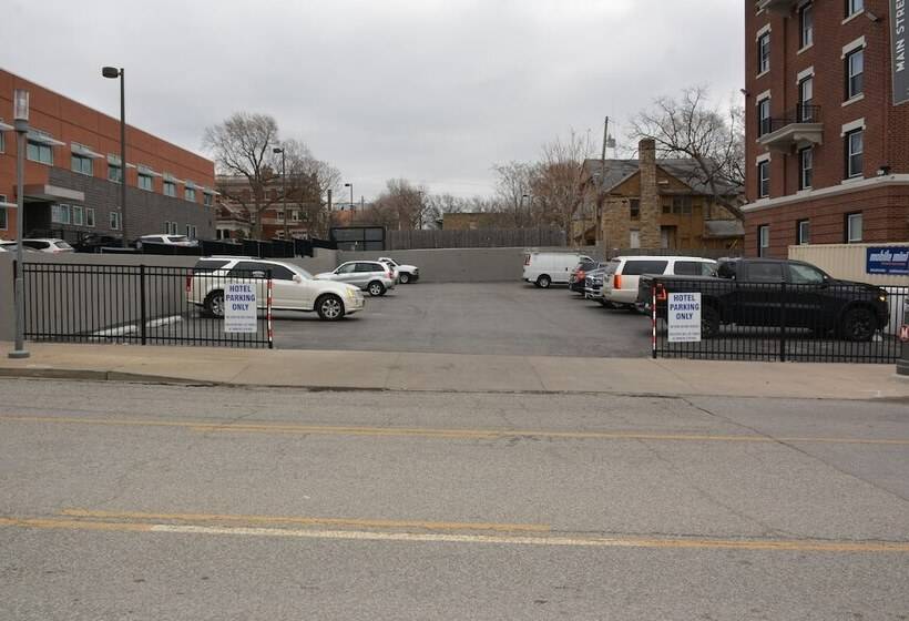 Quality Inn & Suites Kansas City Downtown