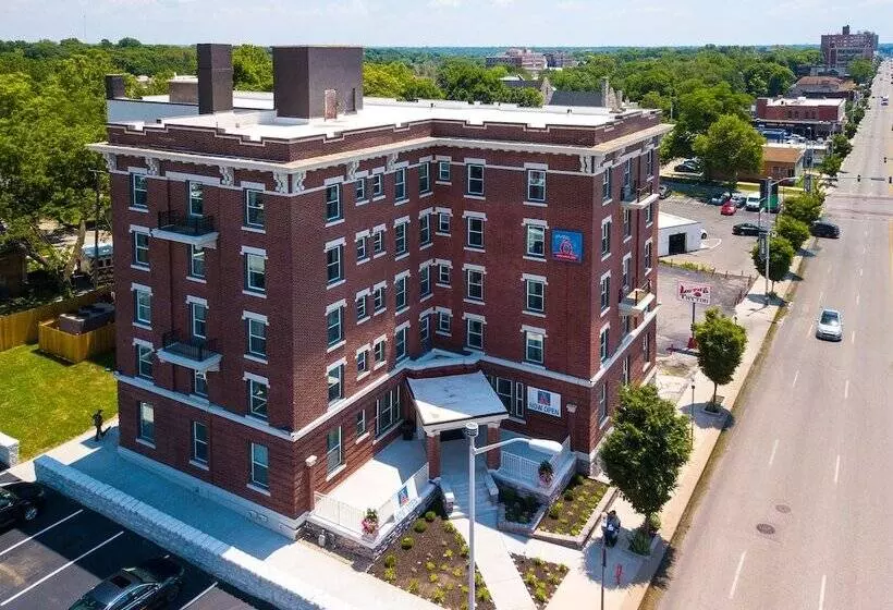 Quality Inn & Suites Kansas City Downtown