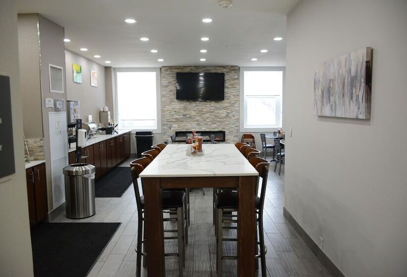 Quality Inn & Suites Kansas City Downtown