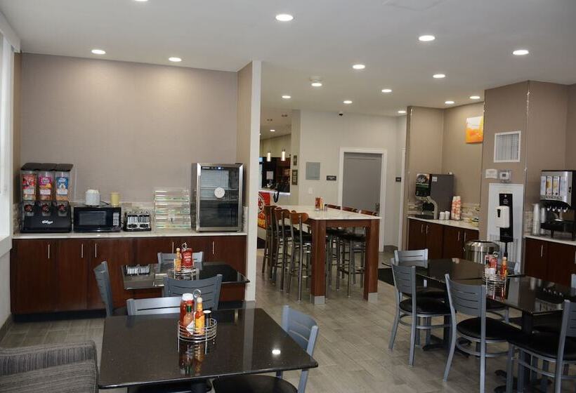 Quality Inn & Suites Kansas City Downtown