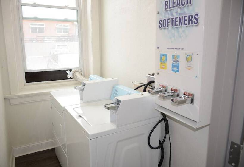 Quality Inn & Suites Kansas City Downtown