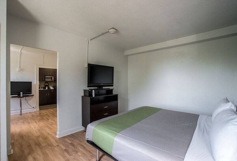 Quality Inn & Suites Kansas City Downtown