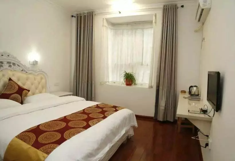 Zhangjiajie Mango Youth Hostel