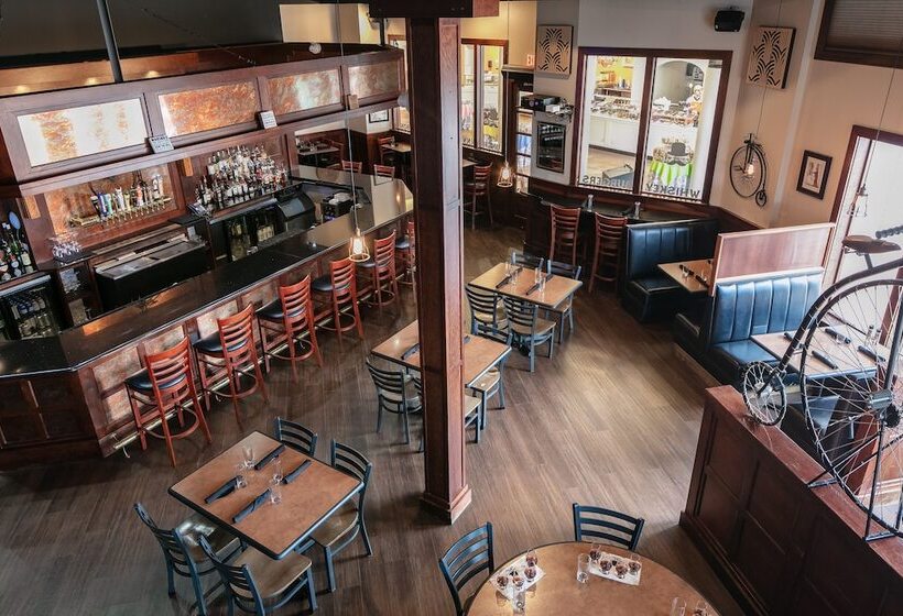 בית מלון כפרי Bicycle Street Inn And Suites