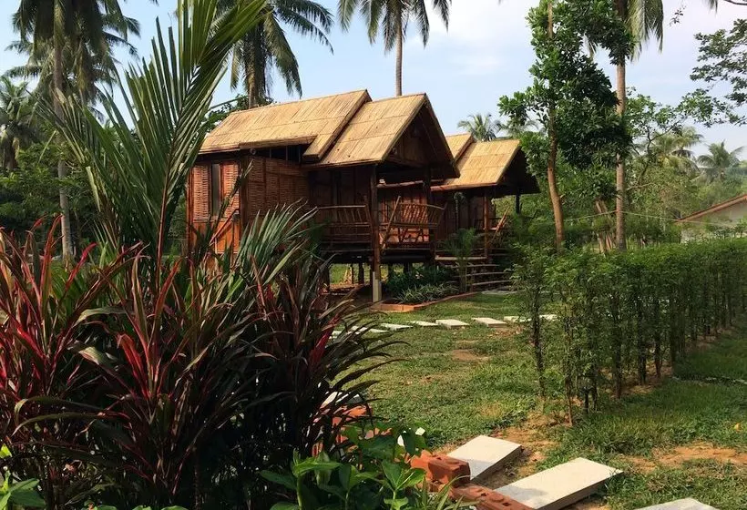 هتل Coffee And Resort