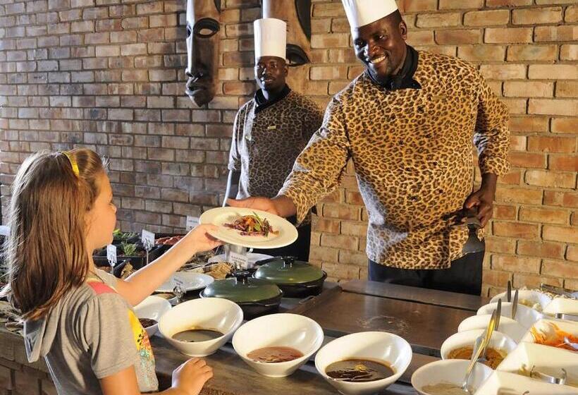 هتل Etosha Village