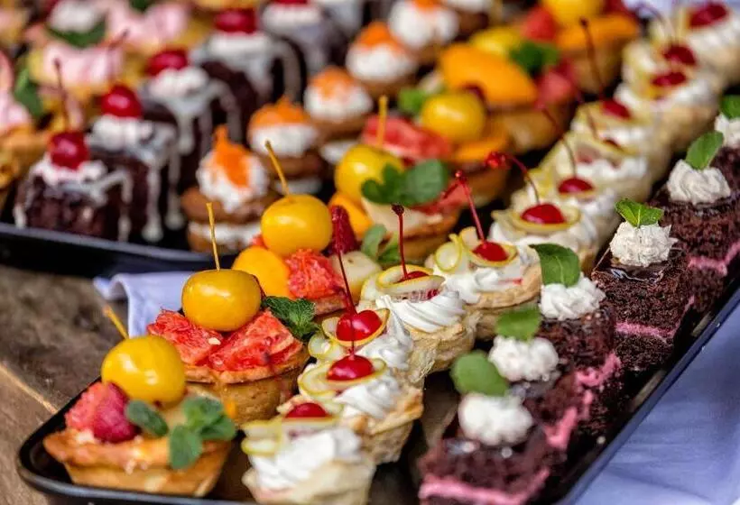 هتل Etosha Village