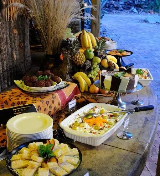 هتل Etosha Village