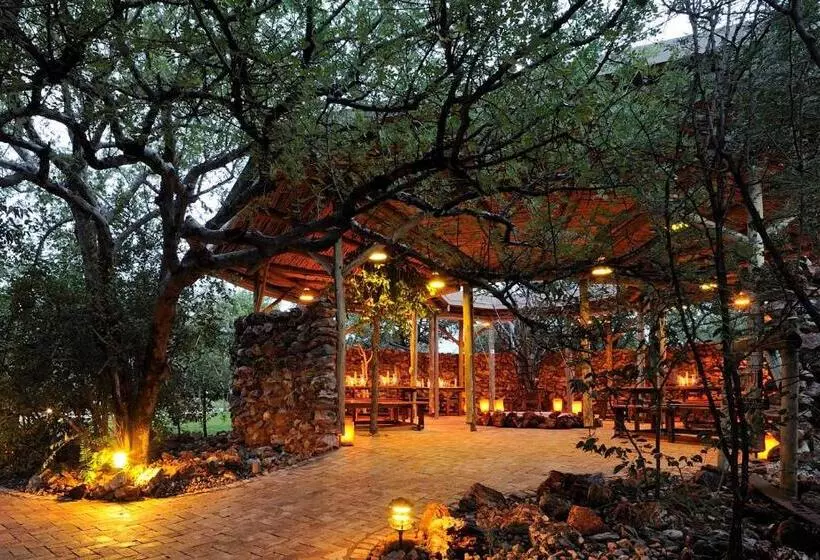 هتل Etosha Village