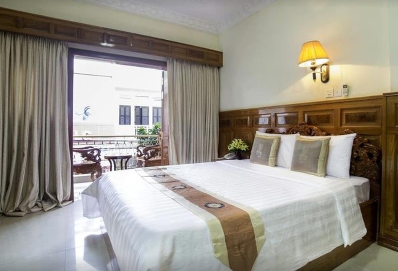 هتل International