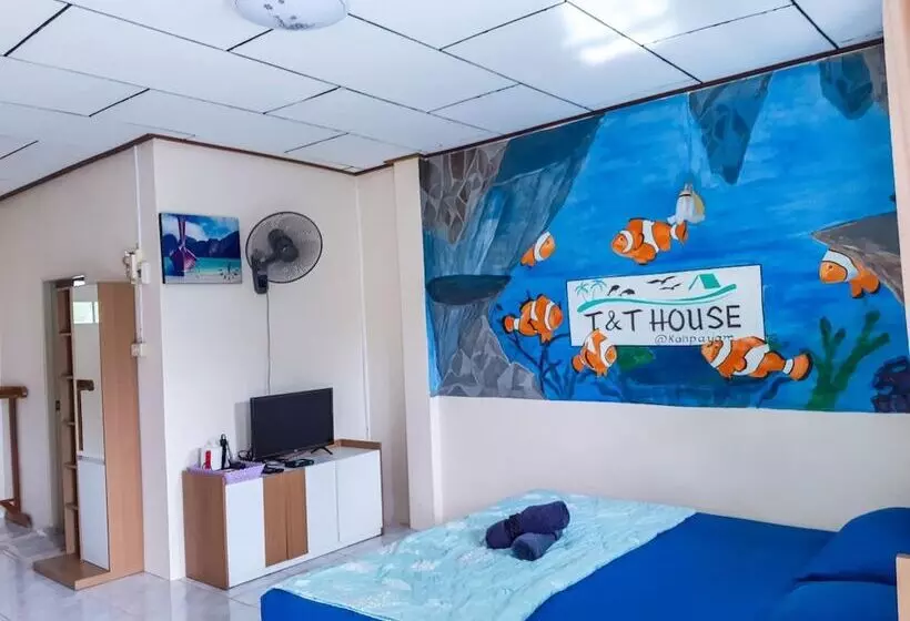 هتل T And T House