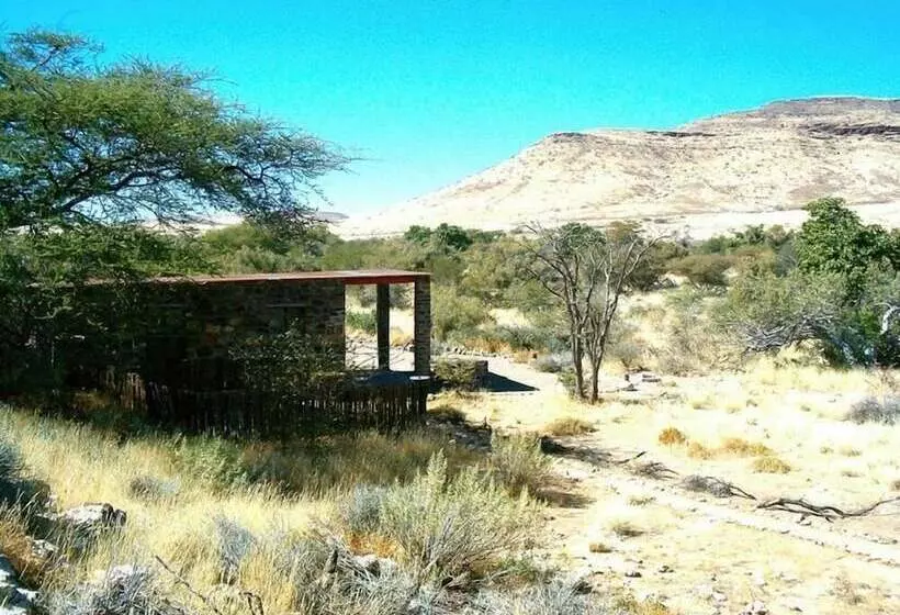 هتل Tsauchab River Lodge