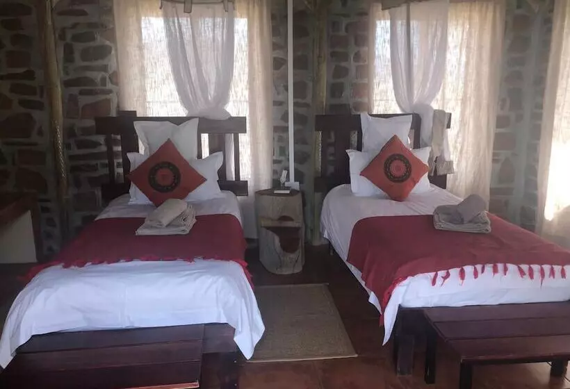 هتل Tsauchab River Lodge