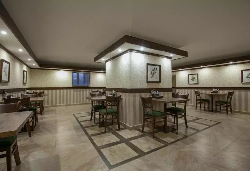 ホテル U Zolotykh Vorot