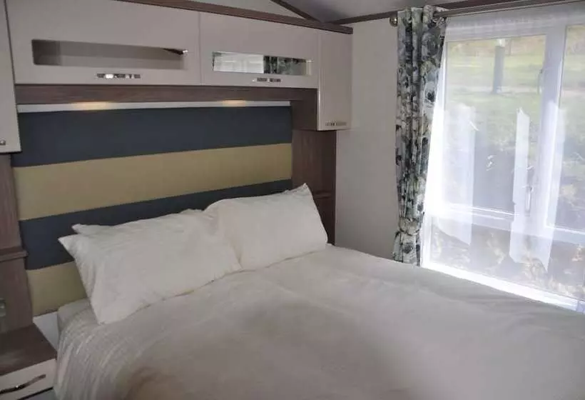 Hotelli West Loch Shores