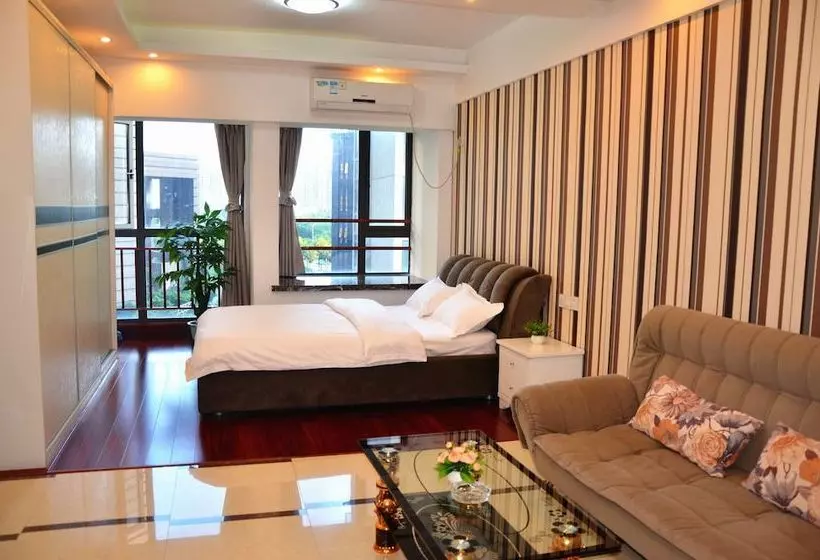 Nanchang Honggutan Baroque Apartment