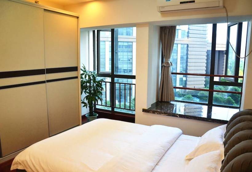 Nanchang Honggutan Baroque Apartment