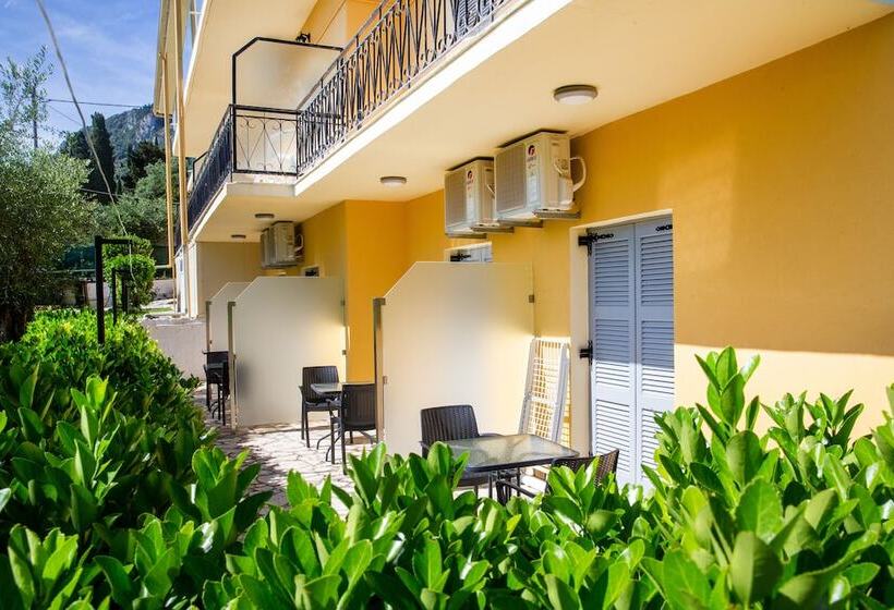 Passas Mare Apartments & Studios