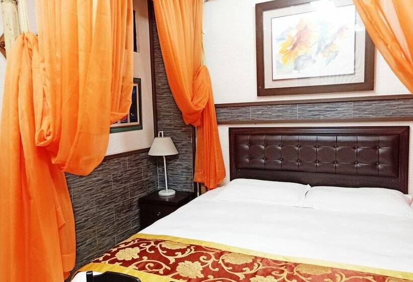 تختخواب و صبحانه Maple House