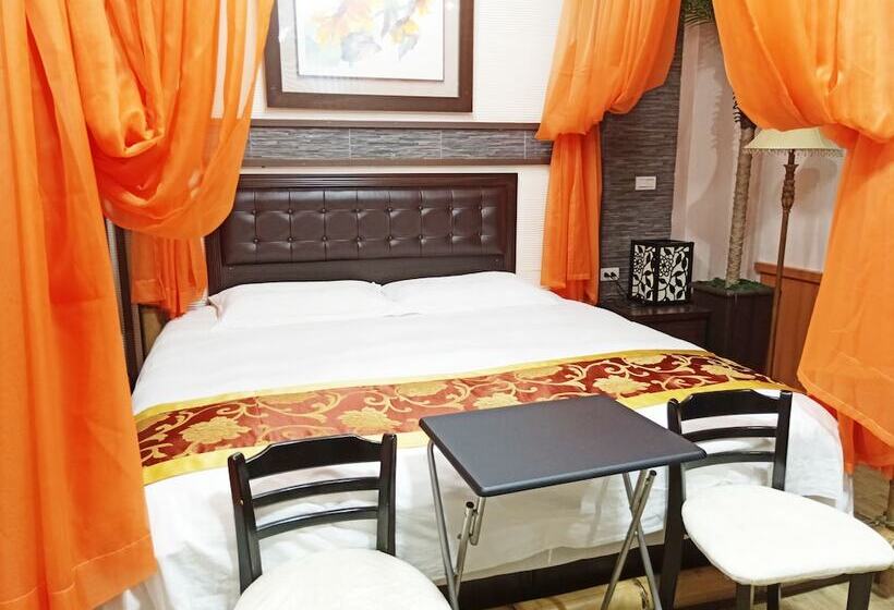 تختخواب و صبحانه Maple House