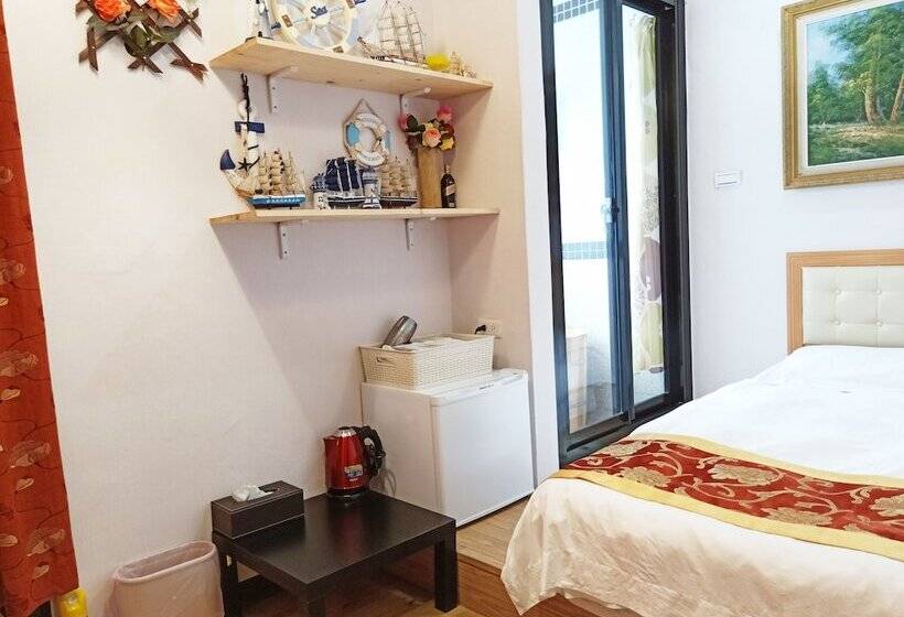 تختخواب و صبحانه Maple House