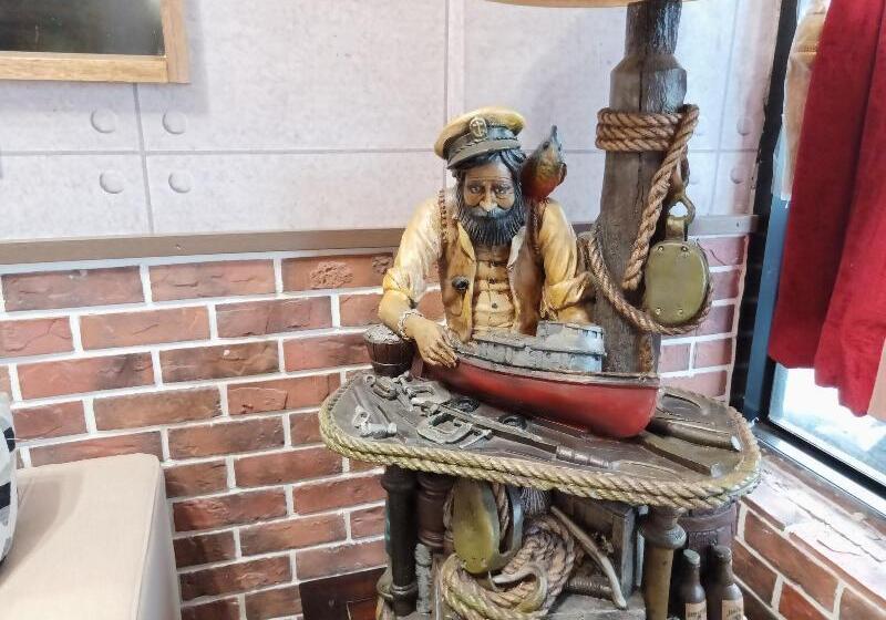 تختخواب و صبحانه Maple House