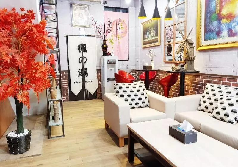 تختخواب و صبحانه Maple House