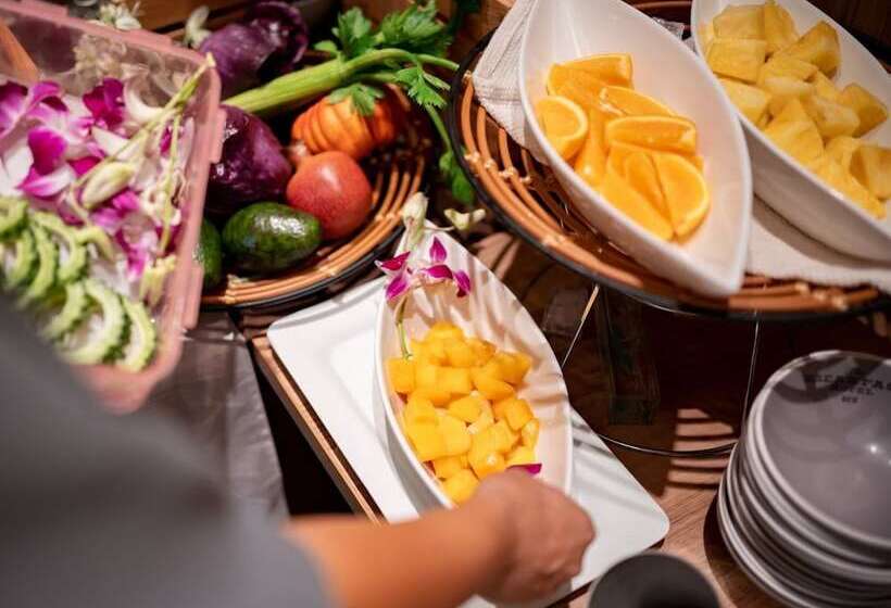 The Breakfast Hotel Marche Ishigaki Island