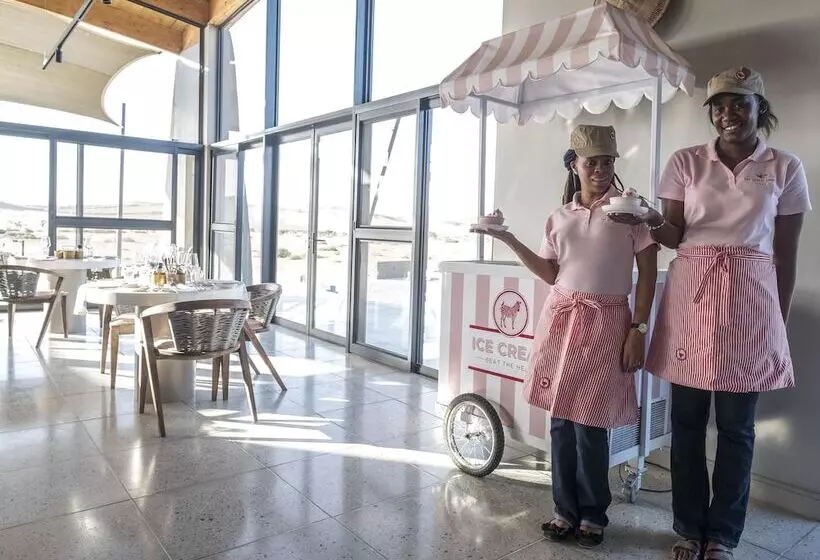 هتل The Desert Grace