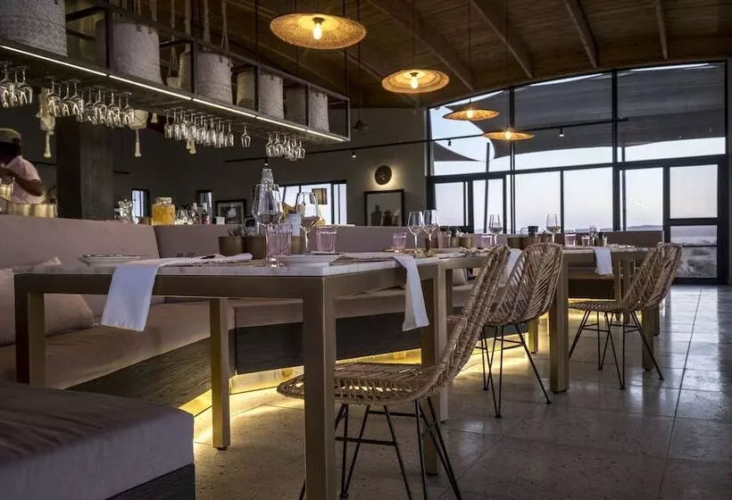 هتل The Desert Grace