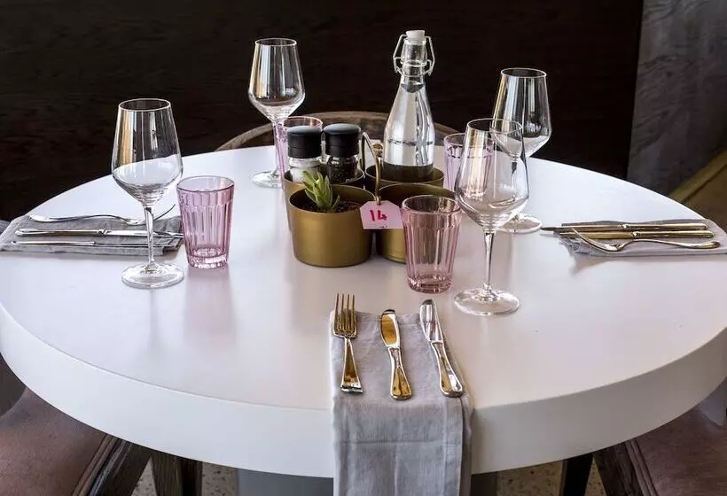 هتل The Desert Grace