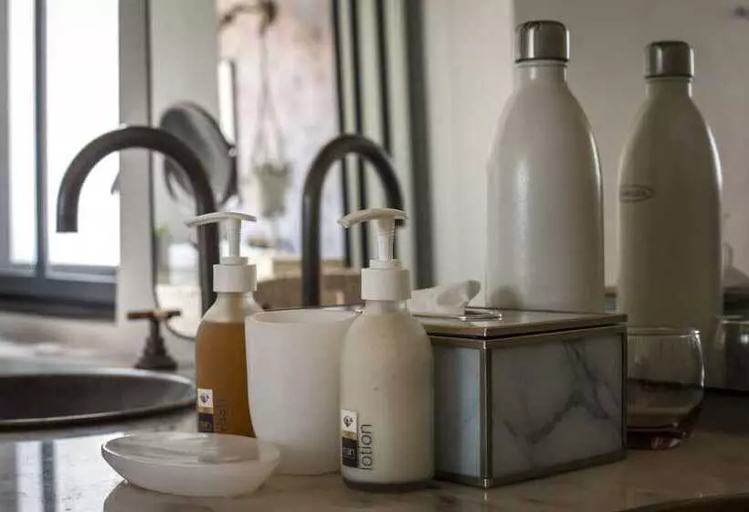 هتل The Desert Grace