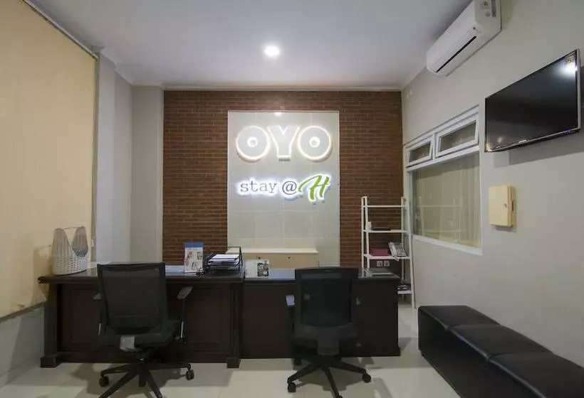 ユースホステル Oyo 114 Plemburan Residence