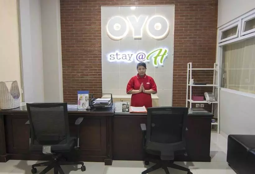 ユースホステル Oyo 114 Plemburan Residence