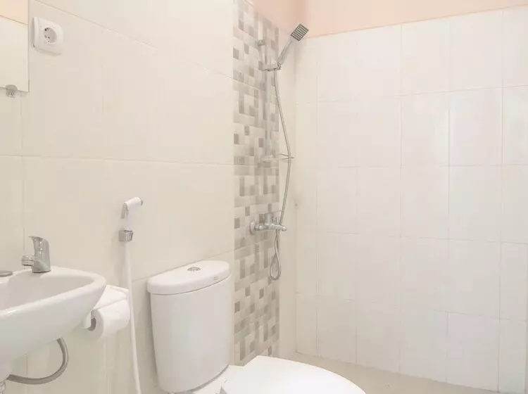 ユースホステル Oyo 114 Plemburan Residence