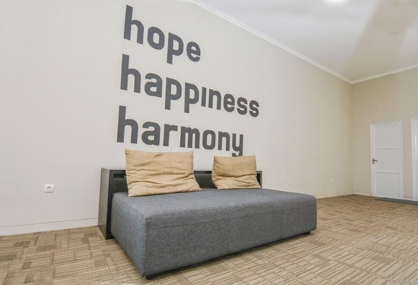 הוסטל Oyo 114 Plemburan Residence