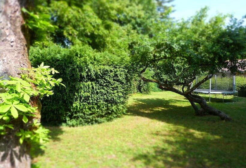 تختخواب و صبحانه La Maison Du Cremant