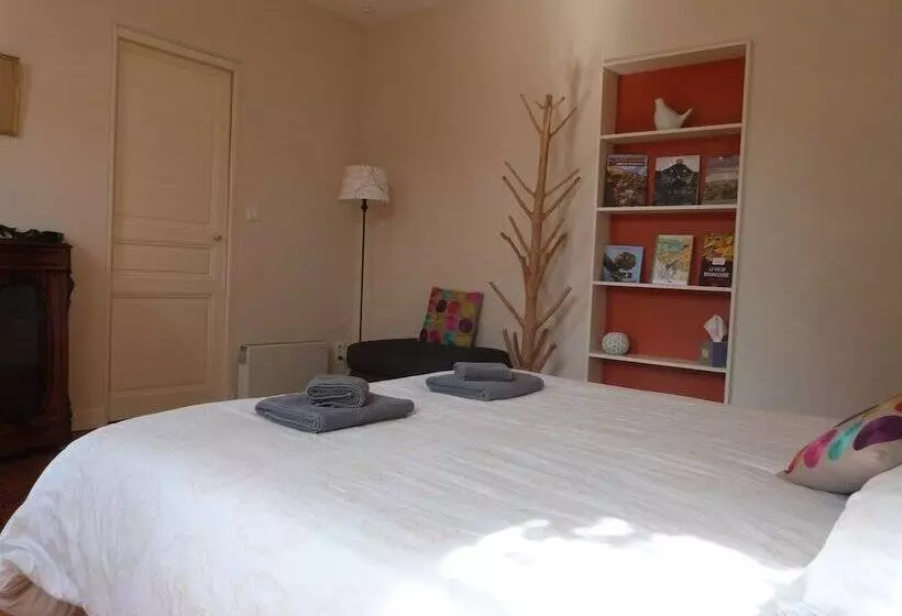 تختخواب و صبحانه La Maison Du Cremant