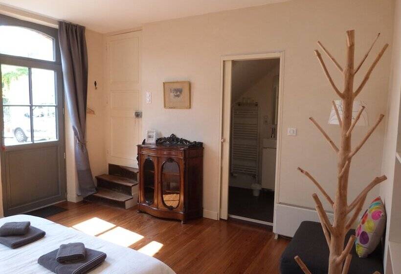 تختخواب و صبحانه La Maison Du Cremant