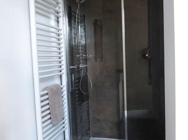 تختخواب و صبحانه La Maison Du Cremant